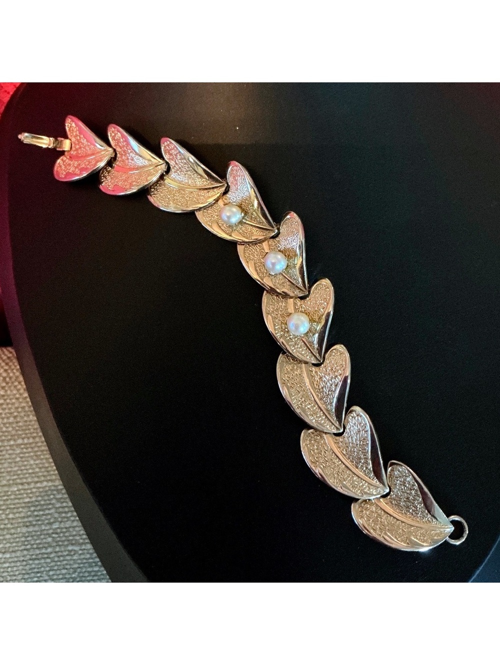 Vintage Textured Heart Shaped Leaf Links w/ Lustrous White Pearls Bracelet